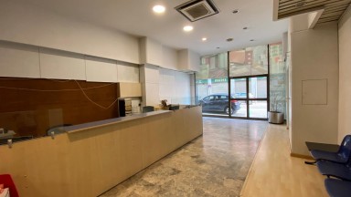 Local comercial de 250m2 a planta baixa.