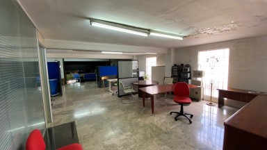 Local comercial de 250m2 en planta baja. 