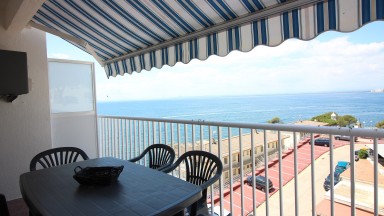 Apartamento con vistas al mar, de dos dormitorios. 