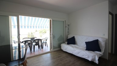 Apartamento con vistas al mar, de dos dormitorios. 