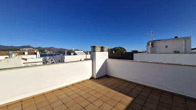 Bonic apartament per llogar al centre del Port de Llançà