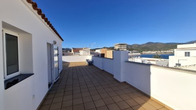 Bonic apartament per llogar al centre del Port de Llançà