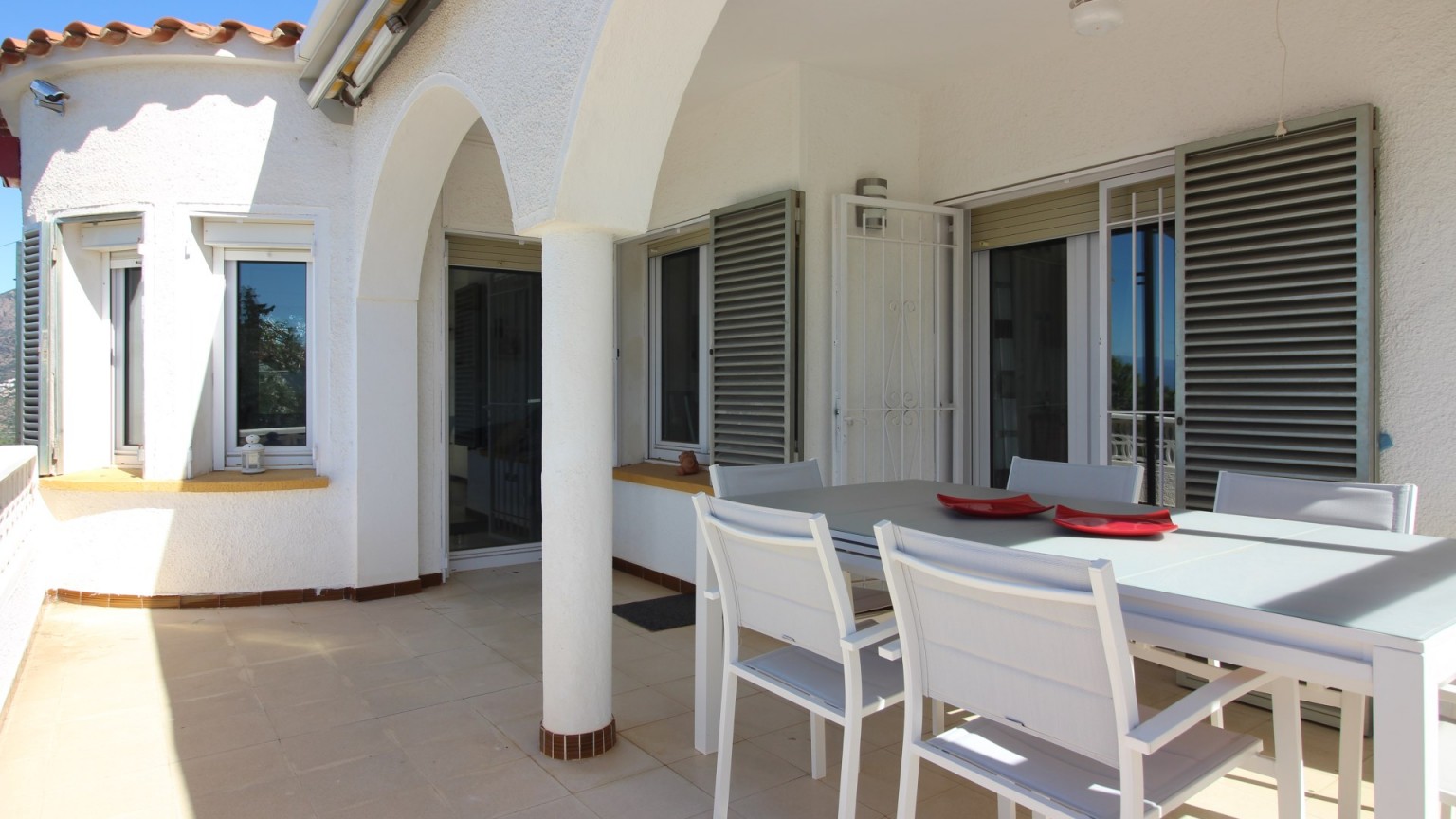 Casa en venta, con piscina y unas espectaculares vistas  a la Bahia de Roses