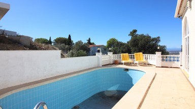 Casa en venta, con piscina y unas espectaculares vistas  a la Bahia de Roses