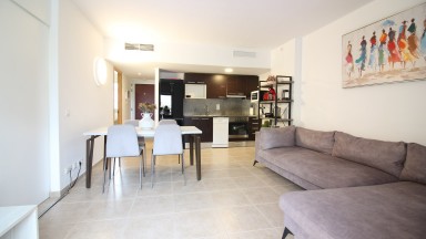 Apartment for sale, with two bedrooms, parking and storage room, à Sta. Margarita.