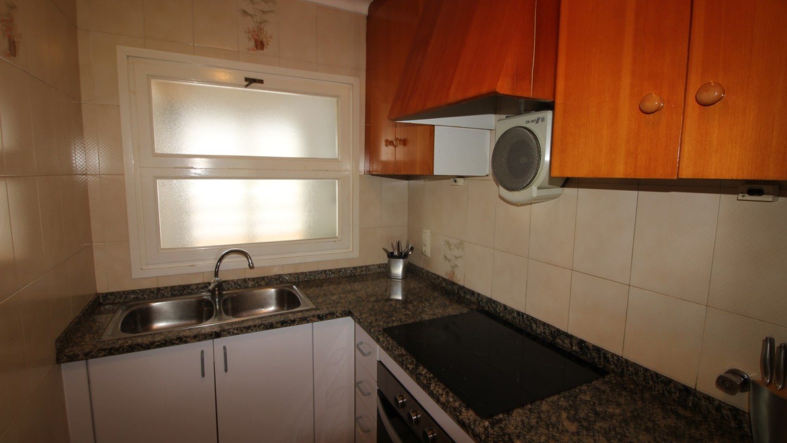 Magnífico apartamento en alquiler en planta baja en primera linea de mar en Sant Carles