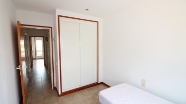 Magnificent apartment for rent on the ground floor on the front line of the sea in Sant Carles