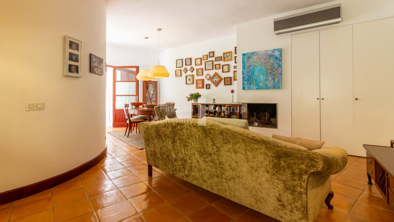 Charming house in the centre of Castelló d'Empúries with garage.