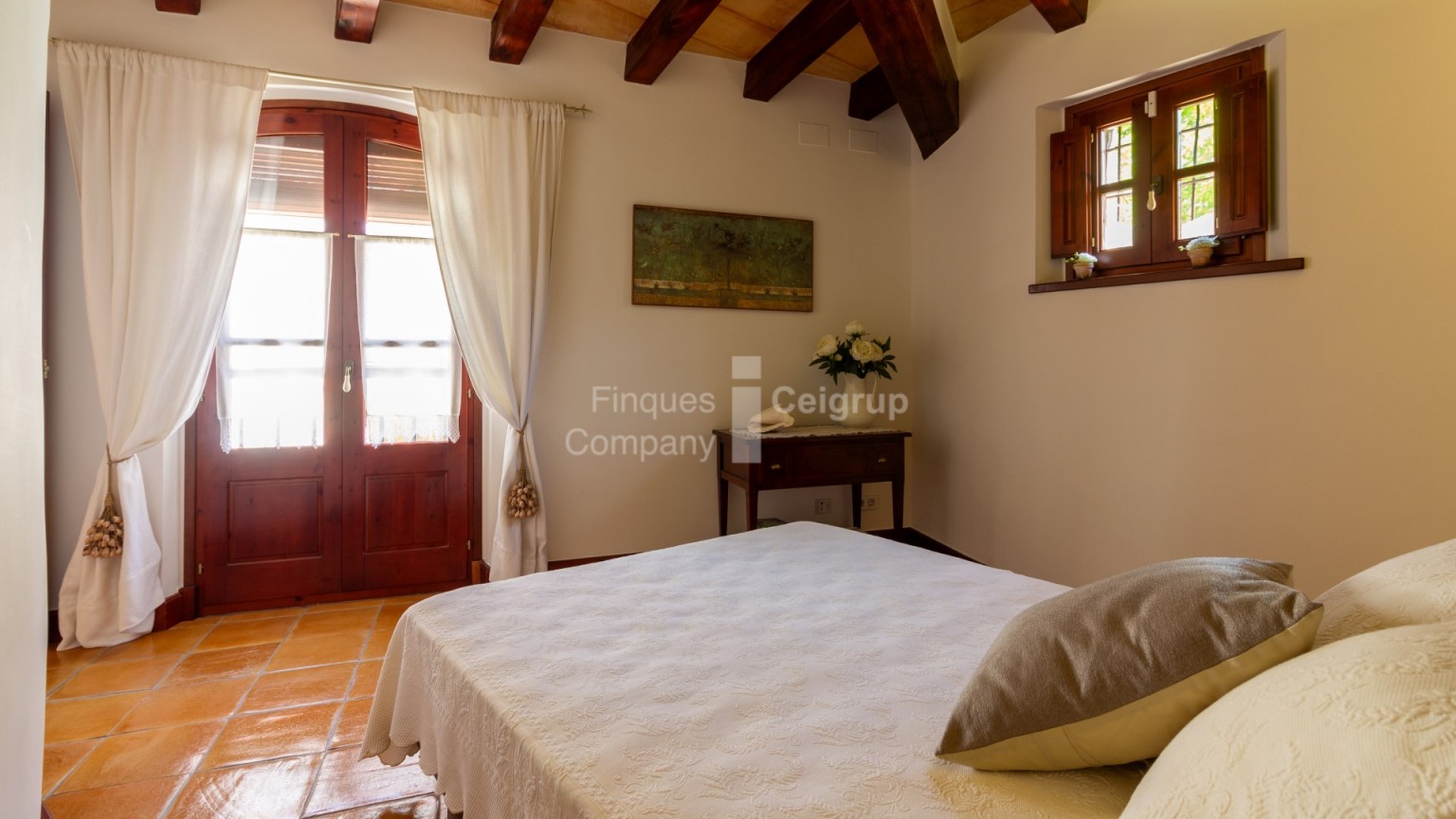 Charming house in the centre of Castelló d'Empúries with garage.