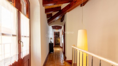 Charming house in the centre of Castelló d'Empúries with garage.