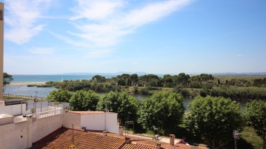 APPARTEMENT AVEC VUE AIGUAMOLLS DE L'EMPORDÀ.