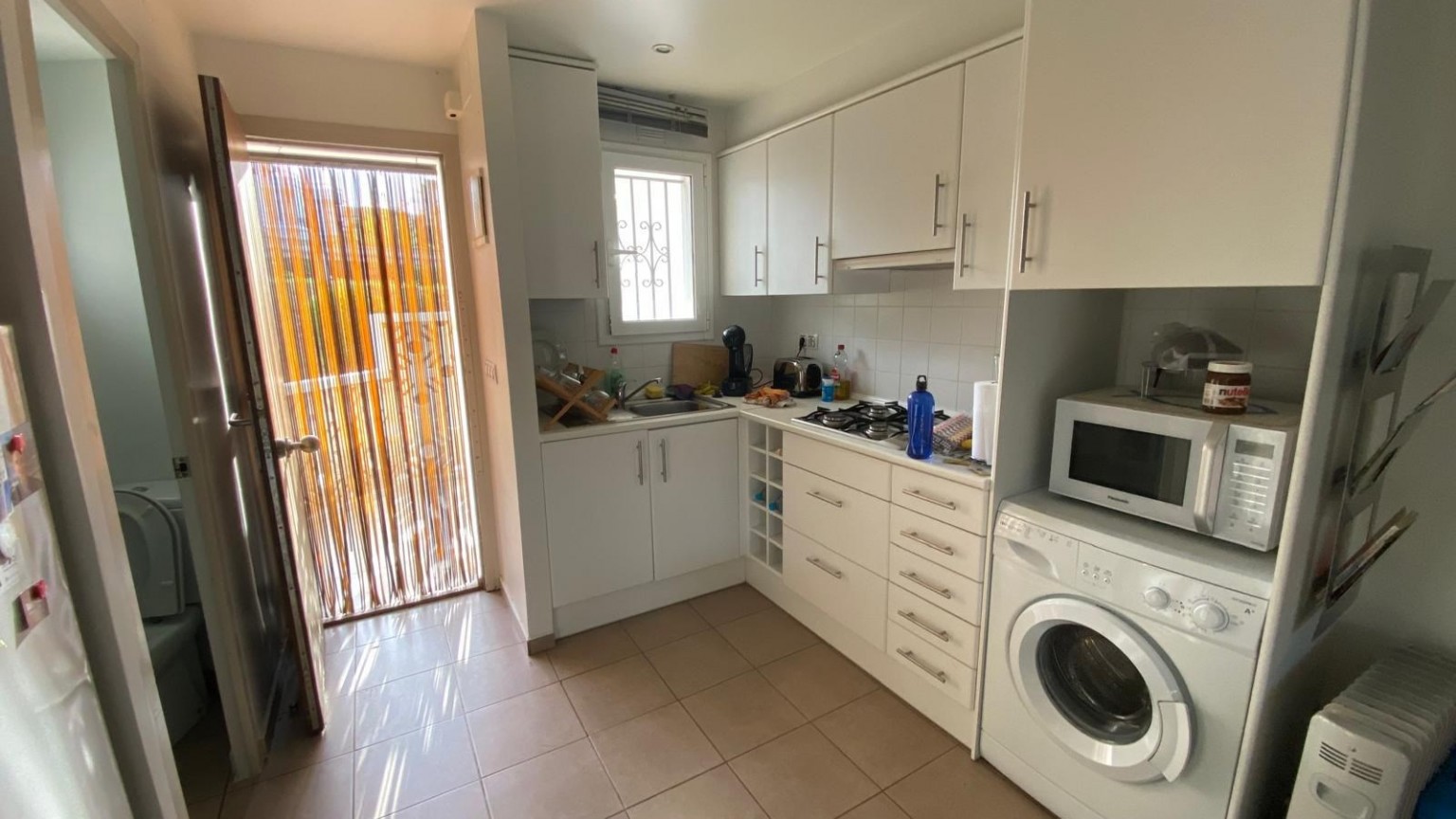 Bonito estudio en venta en primera línea de mar en Grifeu