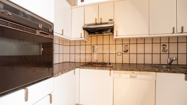 Apartment to renovate located in the Eixample North of Girona.