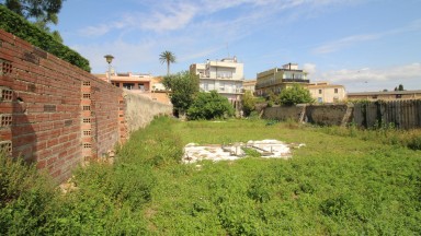 Urban building plot for sale in Castelló d'Empúries.