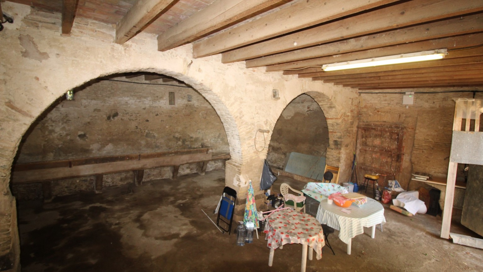 For sale 18th century farmhouse for restoration, in Castelló d'Empúries.