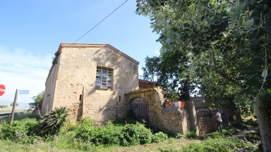 En venda, Masia del s. XVIII per restaurar, a Castelló d'Empúries.