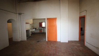 En venta Masía del s. XVIII para restaurar, en Castelló d'Empúries.