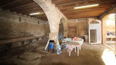 For sale 18th century farmhouse for restoration, in Castelló d'Empúries.