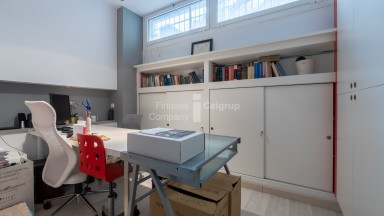  BUREAU À LOUER AU CENTRE DE GIRONA EN PARFAIT ÉTAT.