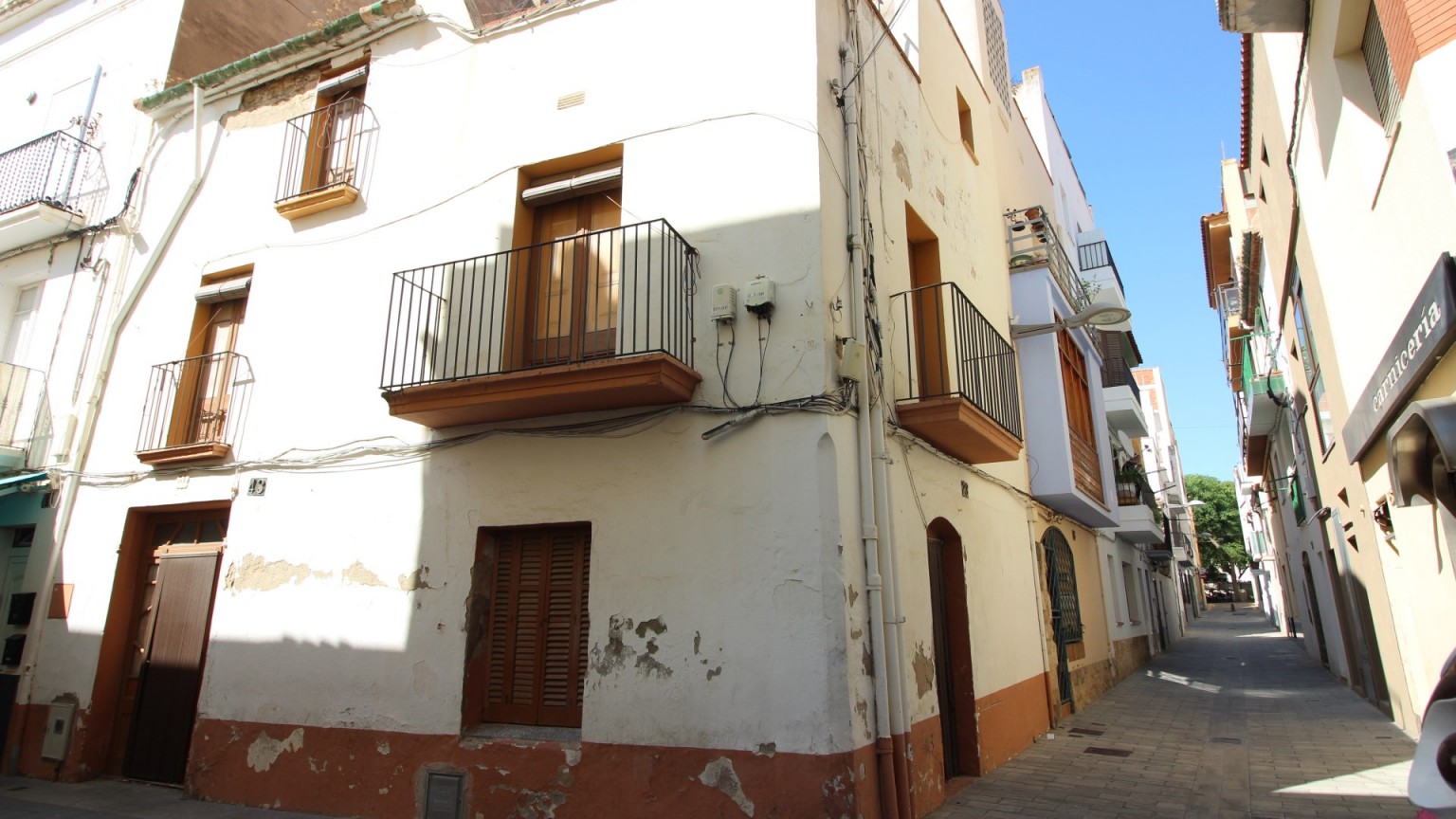 Edificio céntrico a reformar.