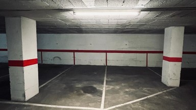 Parking à vendre avec un très bon accès, situé dans le quartier de l'Eixample.