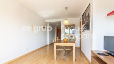 Apartment with two bedrooms, communal pool and parking.