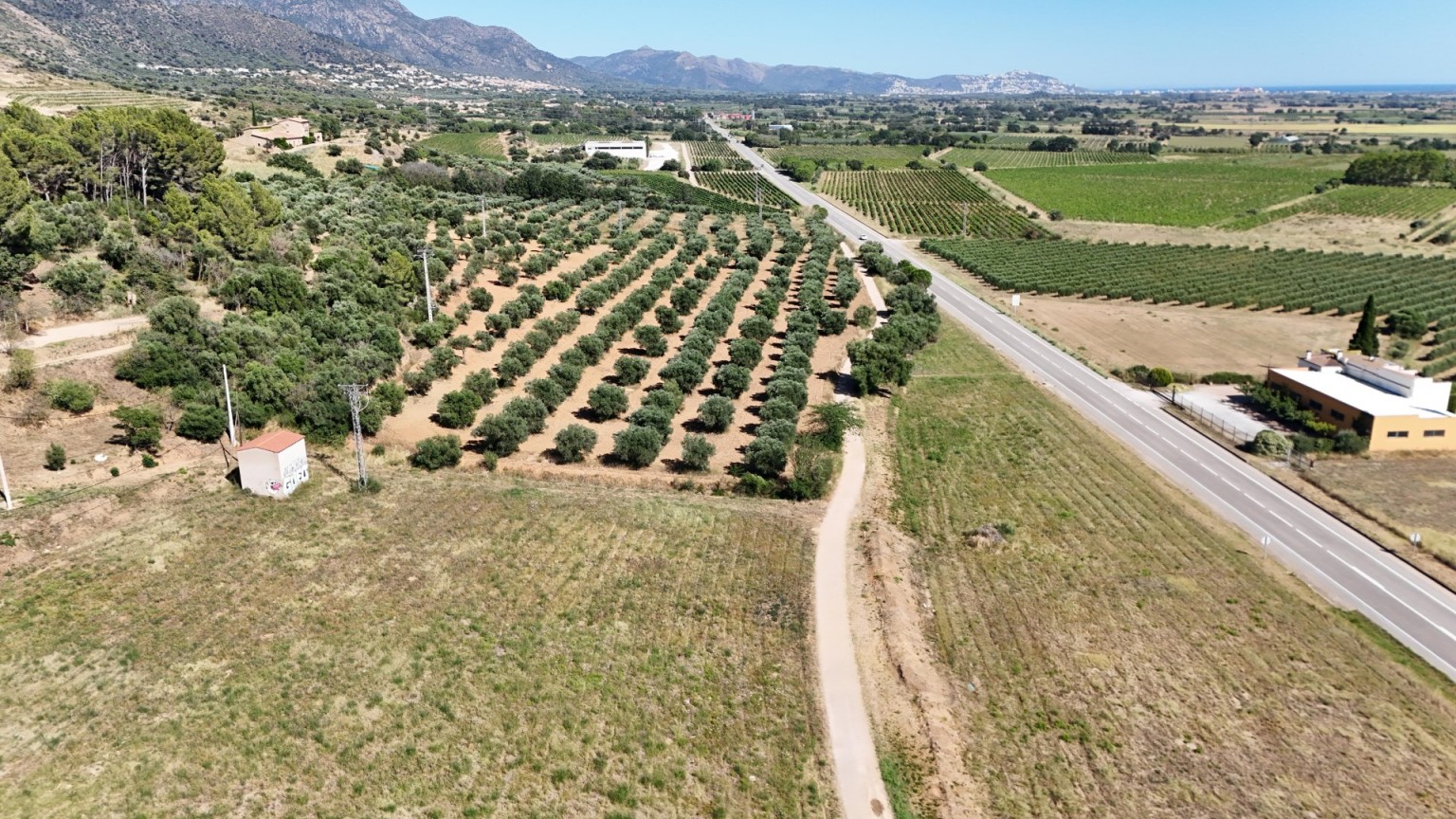 Solar urbanitable en venda, amb una superfície de 22.300m² a Vilajuïga