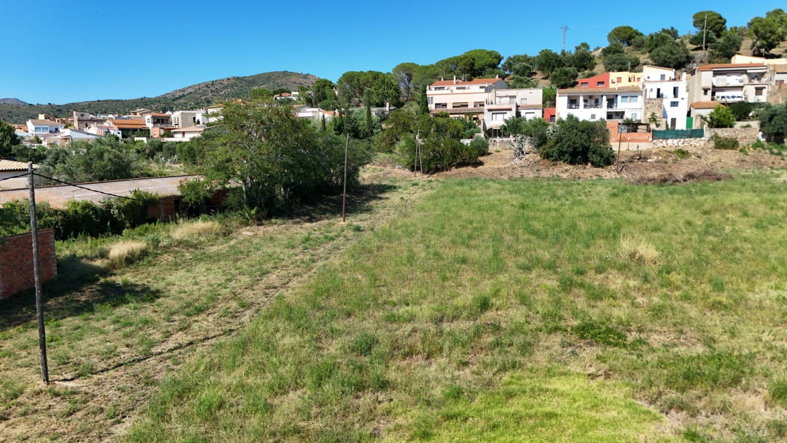 Solar urbanitable en venda, amb una superfície de 22.300m² a Vilajuïga