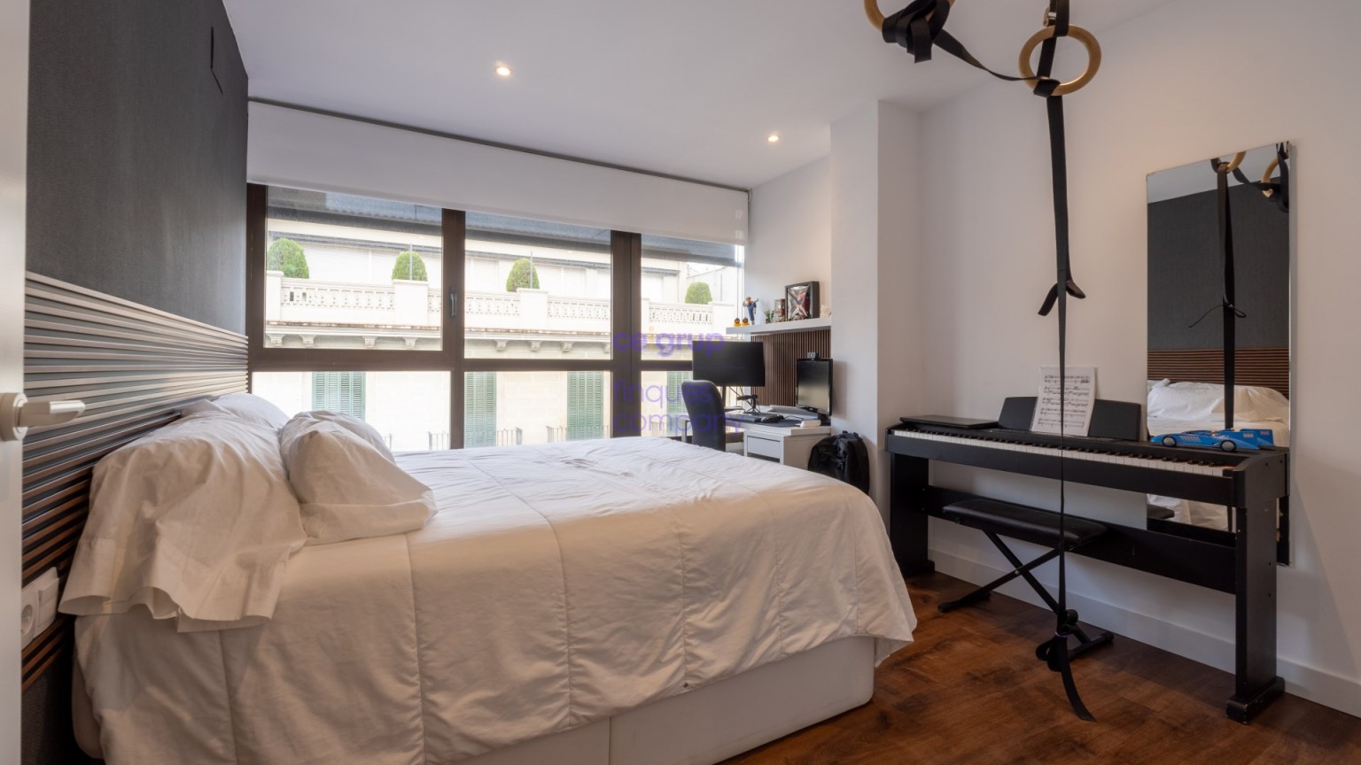 Fantastic flat for sale renovated located in the center of Girona.