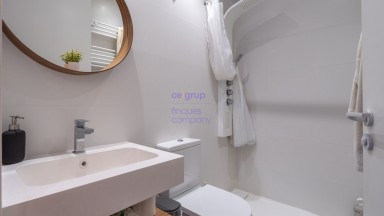 Fantastic flat for sale renovated located in the center of Girona.