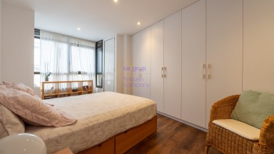 Fantastic flat for sale renovated located in the center of Girona.