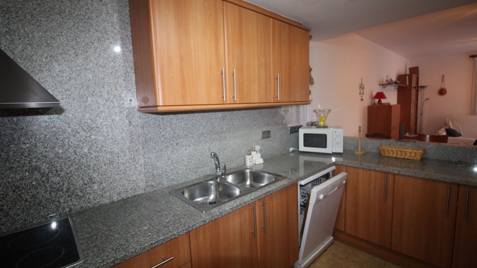 Apartment for rent until the 30/06/2025 at El Port de Llançà