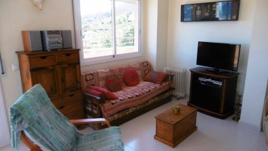 Penthouse for rent, only for seasonal contract of second residence, in Llançà