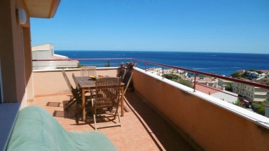 Penthouse for rent, only for seasonal contract of second residence, in Llançà