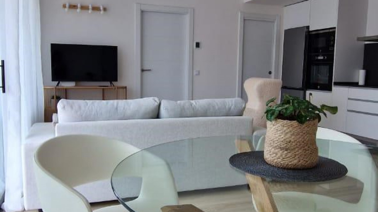 Apartamento de construcción nueva con 2 dormitorios y 2 baños.