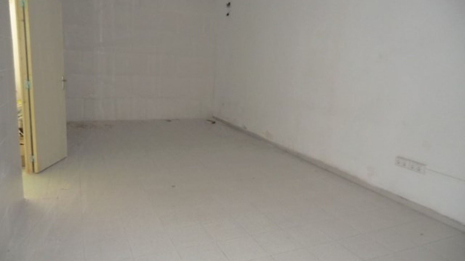 Commercial premise 100m2 in Mas Matas.