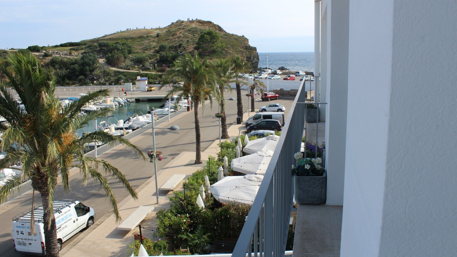 A primera línia de mar al Port de Llançà