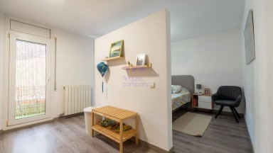 Flat with parking for sale renovated