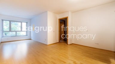 Refurbished apartment for rent ONLY SEASON CONTRACT