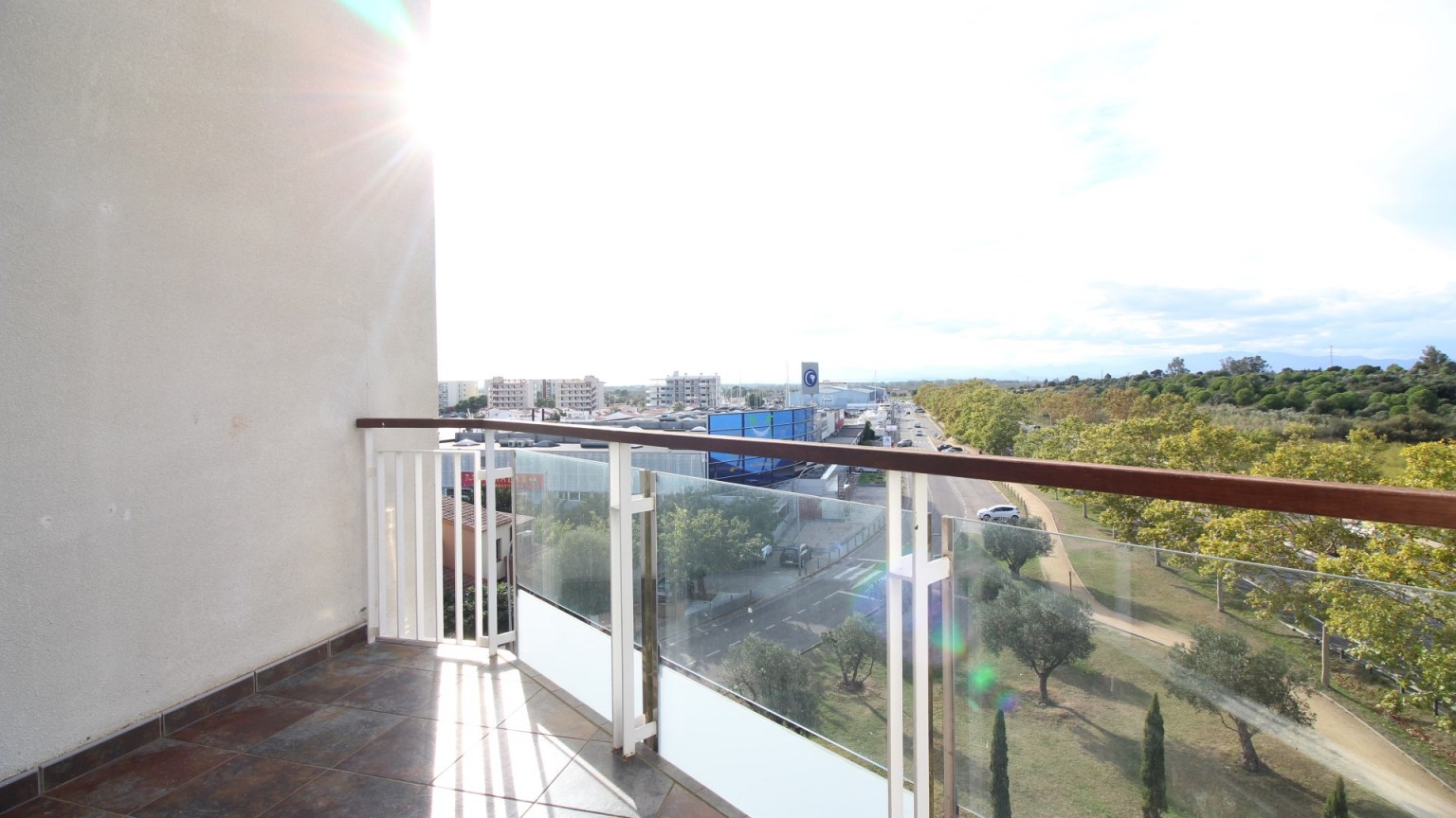 Appartement avec 1 chambre, et terrasse solarium.