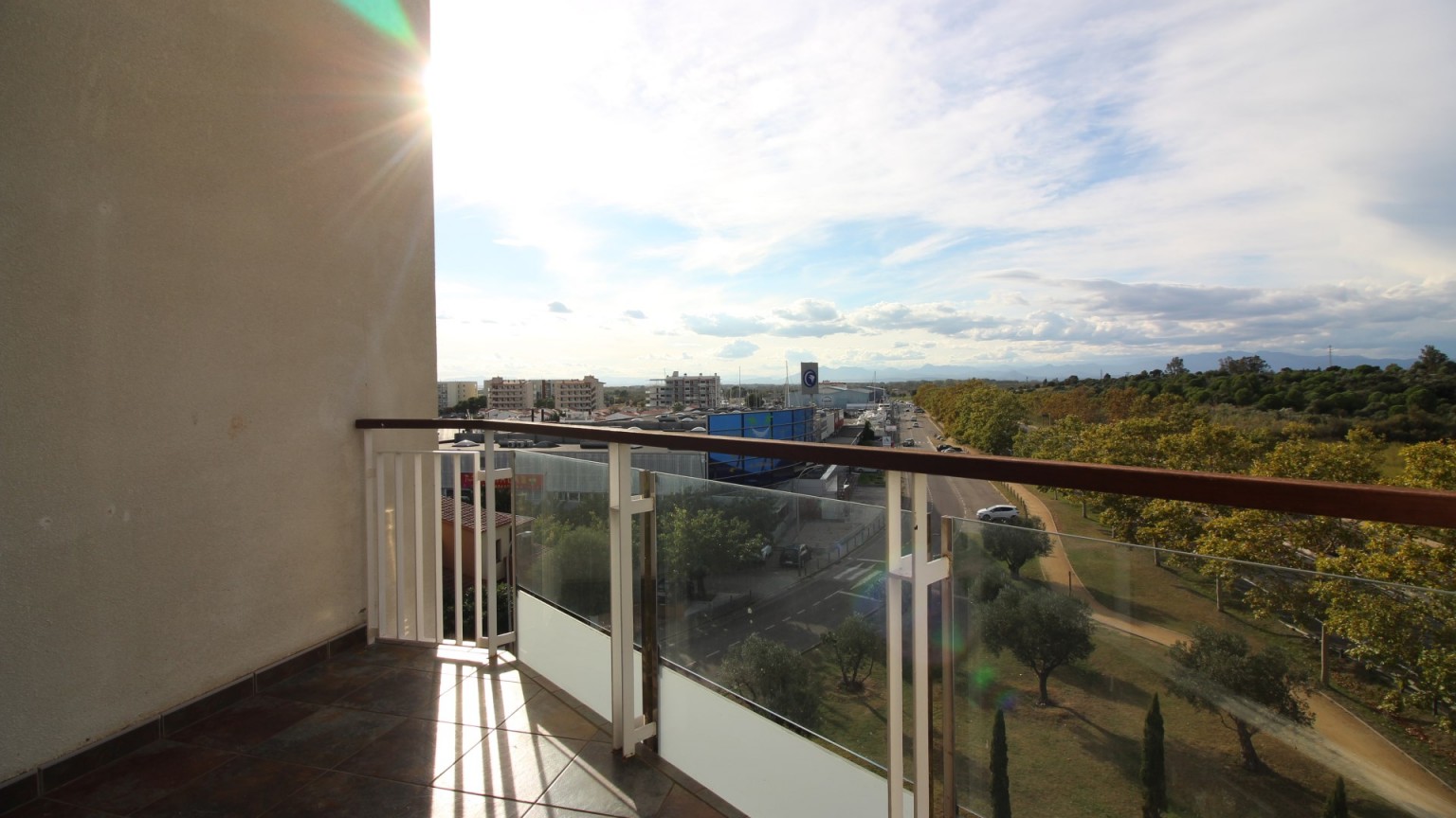 Apartamento con 1 dormitorio, terraza solarium.