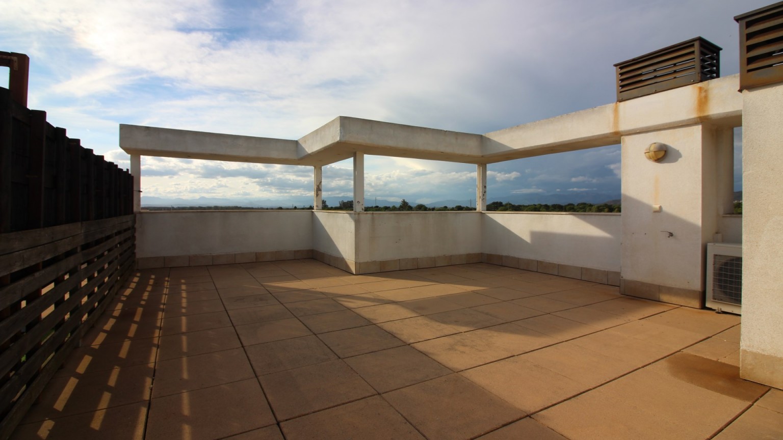 Apartamento con 1 dormitorio, terraza solarium.