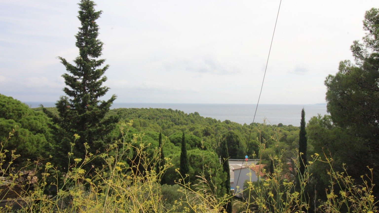 Fantástica parcela de terreno en venta con vista al mar en Cap Ras