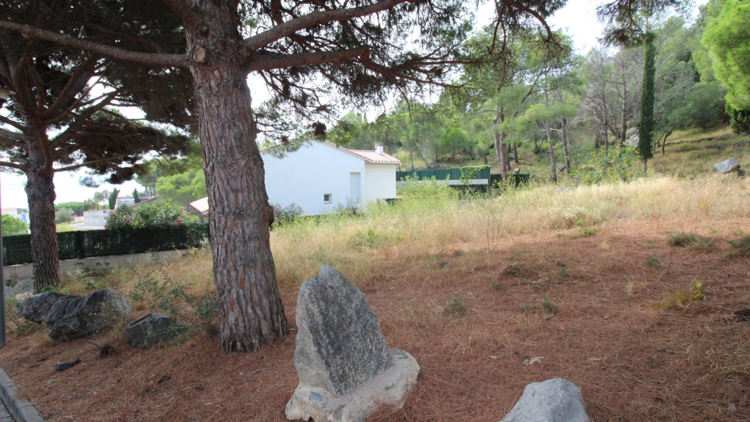 Fantástica parcela de terreno en venta con vista al mar en Cap Ras