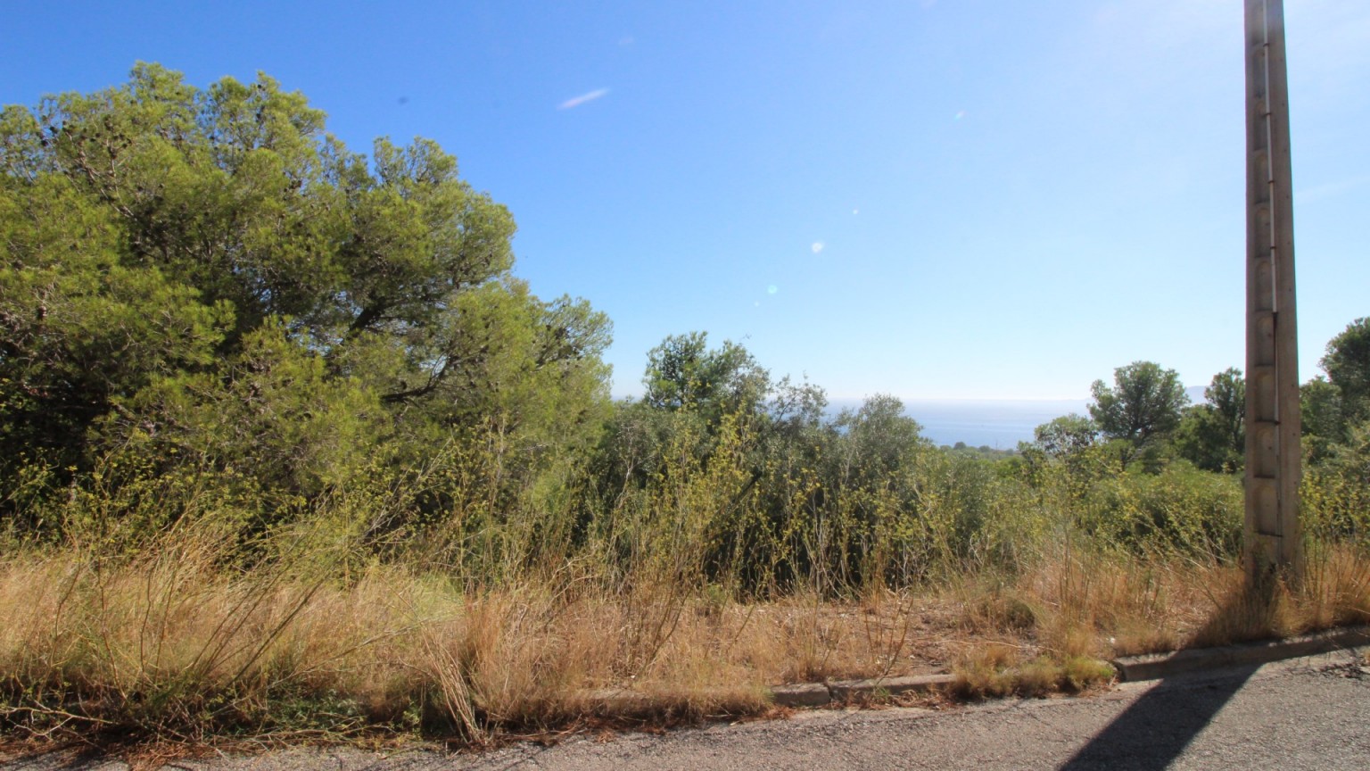 Fantástica parcela de terreno en venta con vista al mar en Cap Ras