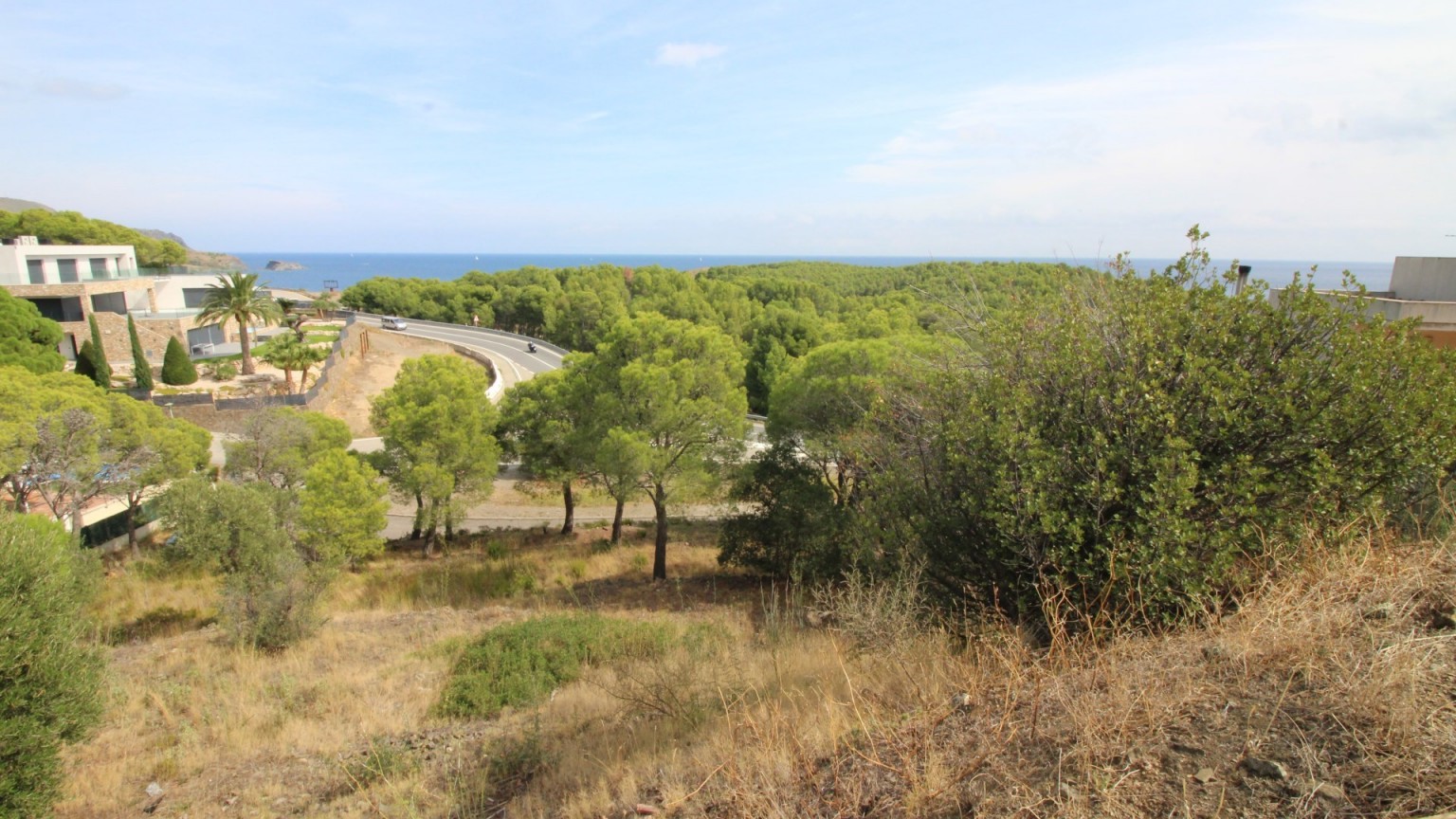 Fantástica parcela de terreno en venta con vista al mar en Cap Ras