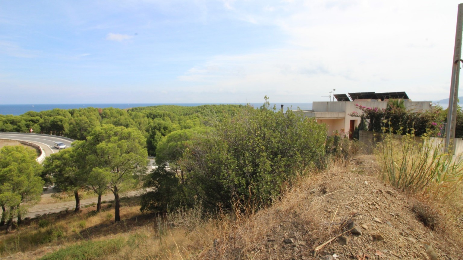 Fantástica parcela de terreno en venta con vista al mar en Cap Ras