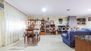 Fantastic detached house with swimming pool in Vilamalla.