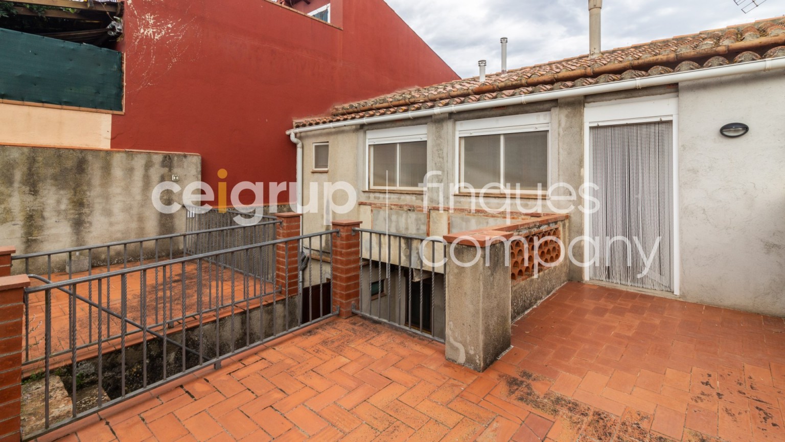 House for sale of ground floor and flat with garden, in Agullana