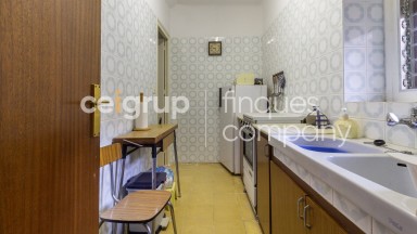 House for sale of ground floor and flat with garden, in Agullana